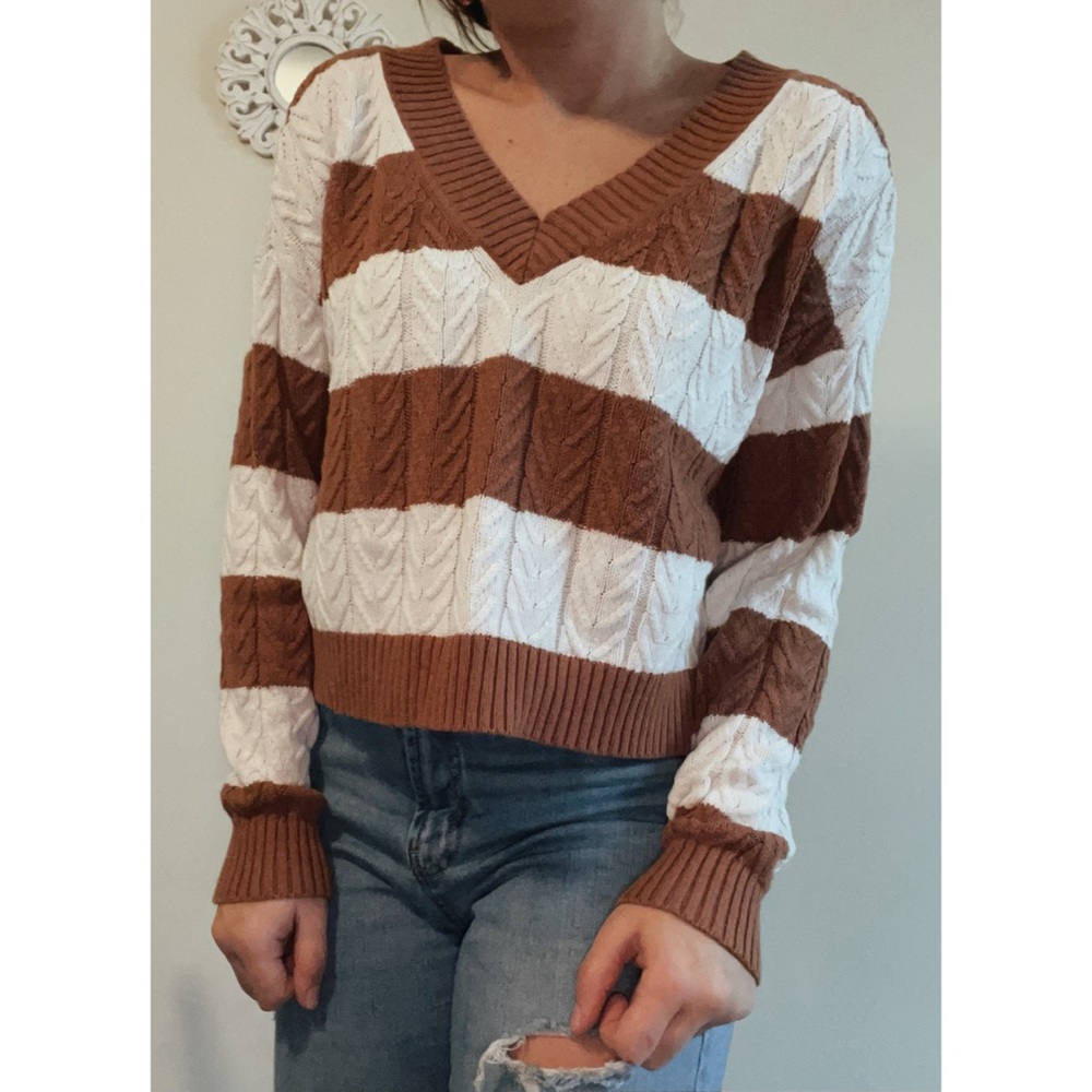 American Eagle Sweater